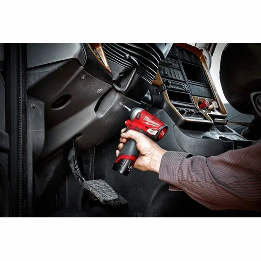 Milwaukee 2552-22 M12 FUEL 1/4 in. Stubby Impact Wrench Kit image 3